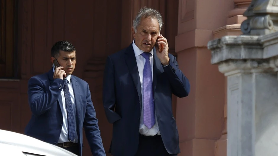 El déficit de divisas por turismo fue de USD 365 millones en octubre y se desploma la visita de extranjeros