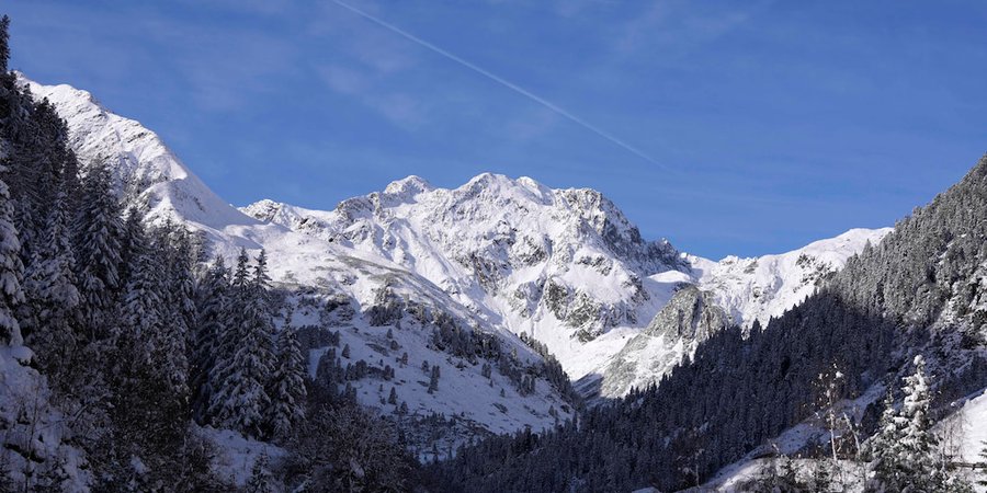Un grupo de ocho esquiadores quedó sepultado en Austria tras una avalancha en el glaciar Stubai