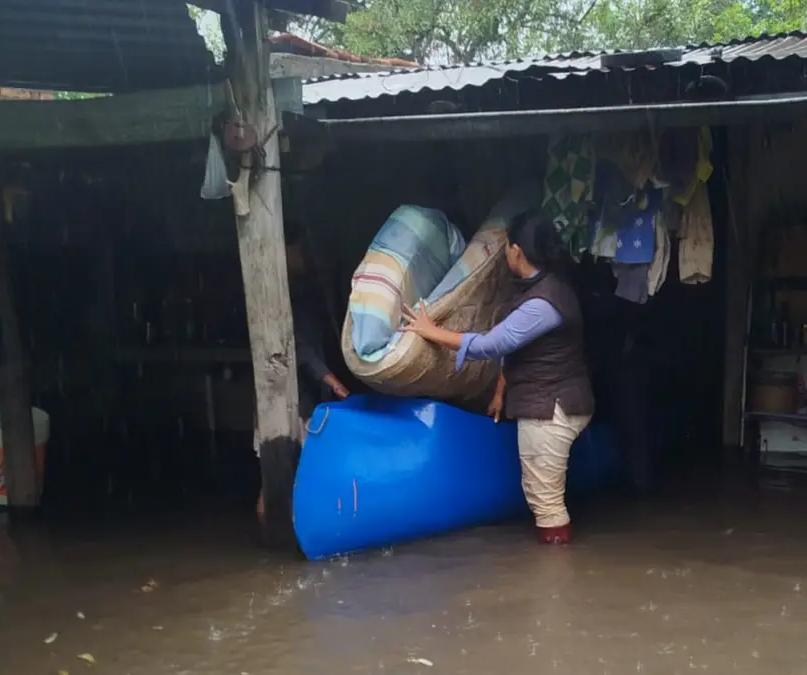 Más de 400 evacuados y estado de emergencia en San Luis del Palmar