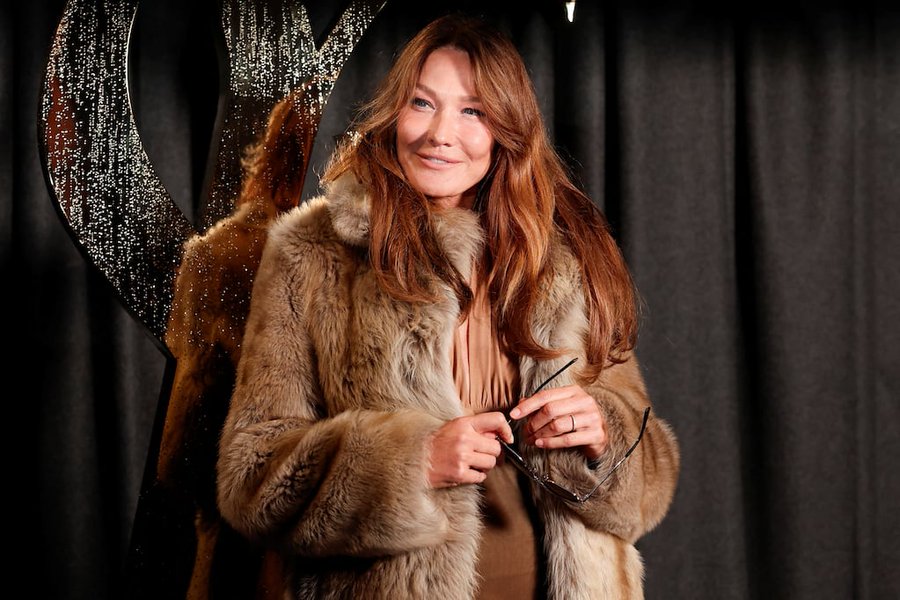 Carla Bruni reveló que tuvo cáncer de mama y contó como fue su tratamiento