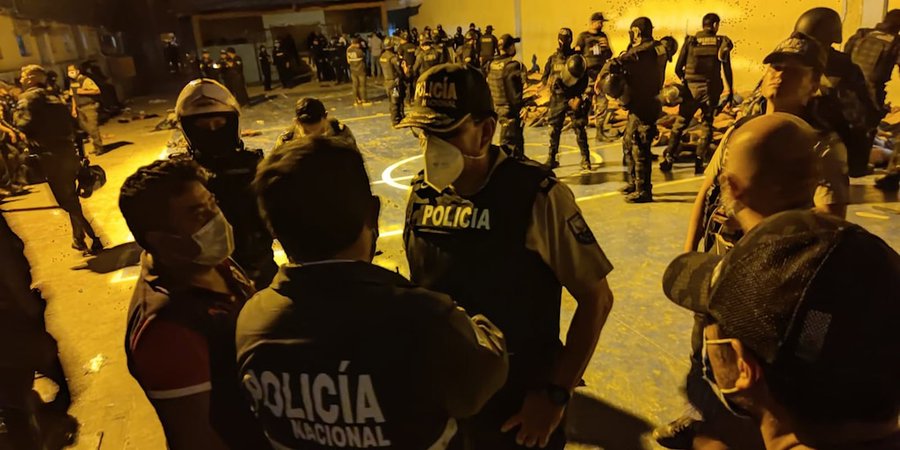 Una investigación reveló que una presunta red de policías acusados de falsos allanamientos en Ecuador operaba con apoyo de funcionarios públicos