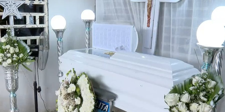 Una niña murió en su escuela de Ecuador por una fractura cervical traumática minutos después de ingresar