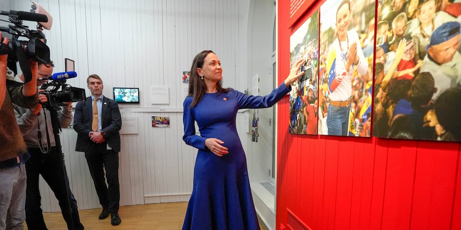 Machado inauguró la exposición en su honor en el Centro Nobel y reafirmó su orgullo por pertenecer a una generación de “valientes”
