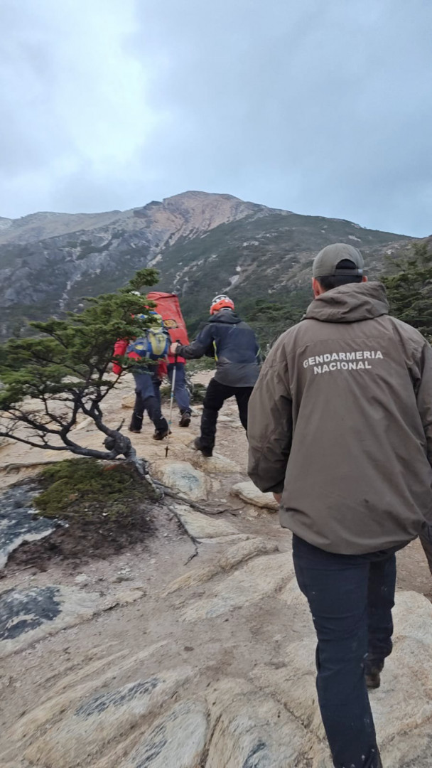 Tierra del Fuego: Rescataron a una turista lesionada en Laguna Esmeralda